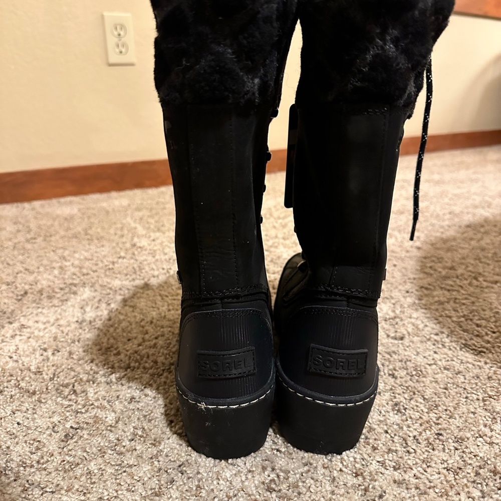 Sorel Boots - Picture 2 of 6